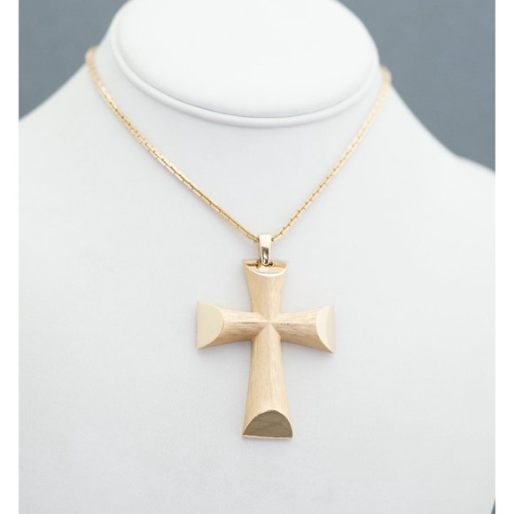 Vintage Gothic Gold Tone Cross Pendant Necklace 33 Inches by Avon G9 - Picture 2 of 3